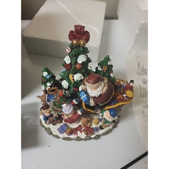 HOSTPICK colorful festive Christmas Scene with Real Candle Street Lamp In EUC - Picture 6 of 14